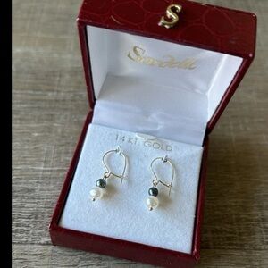 Sardelli Cultured Black & White Pearl Earrings 14K Yellow Gold Dainty NEW Box
